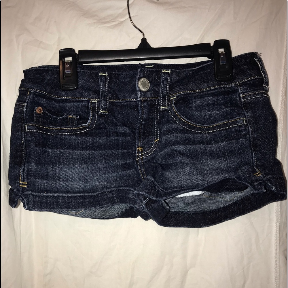 Size 0 American Eagle shorts (stretch)